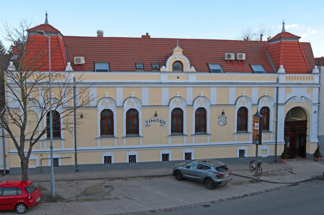 Bed and Breakfast Tinodi Fogado Sárvár Zewnętrze zdjęcie