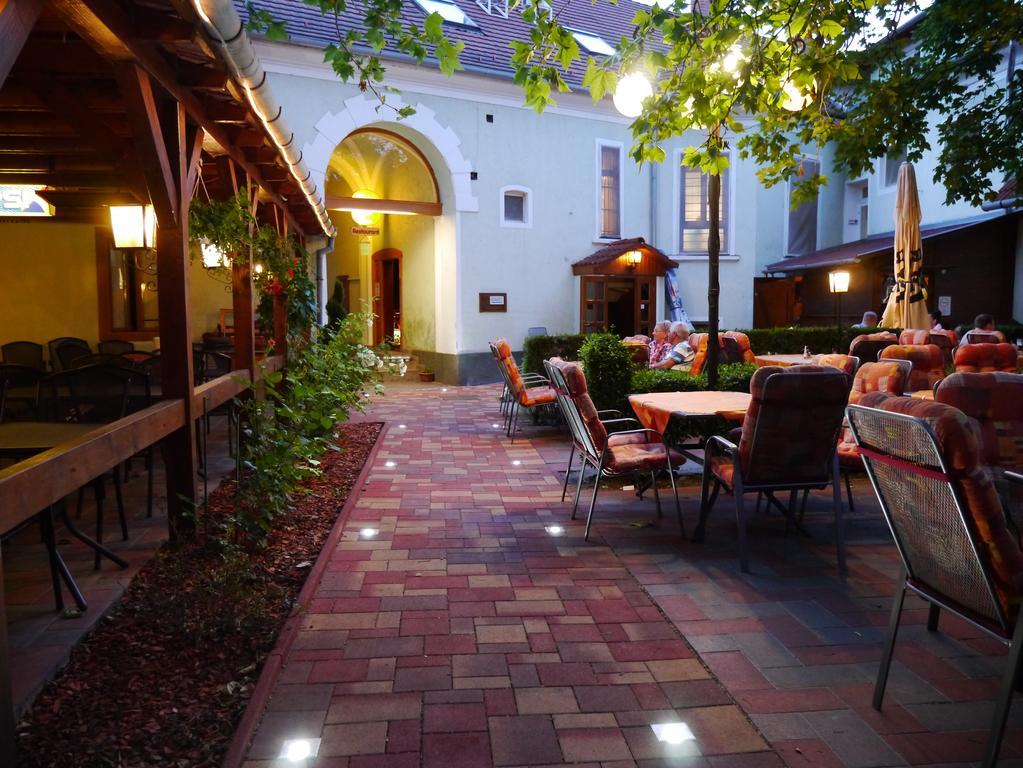 Bed and Breakfast Tinodi Fogado Sárvár Zewnętrze zdjęcie