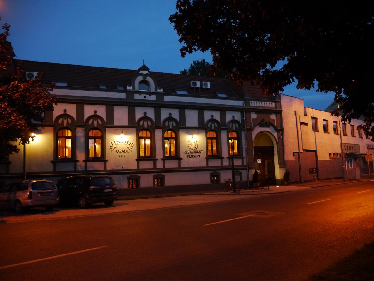 Bed and Breakfast Tinodi Fogado Sárvár Zewnętrze zdjęcie
